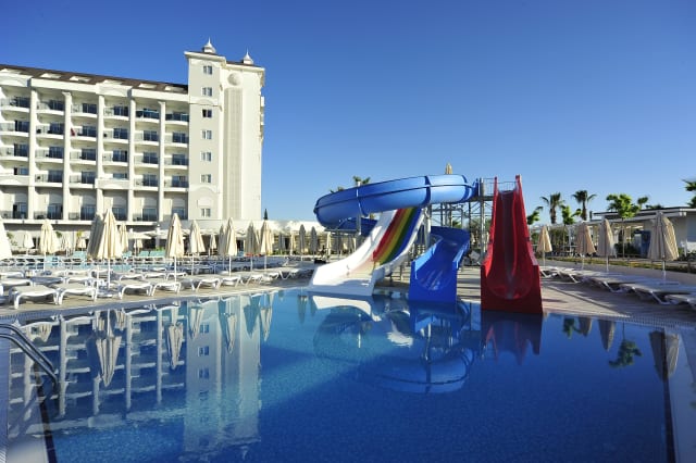 LRS Lake & River Side Hotel & Spa