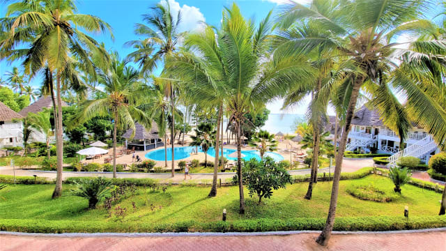 Paradise Beach Resort