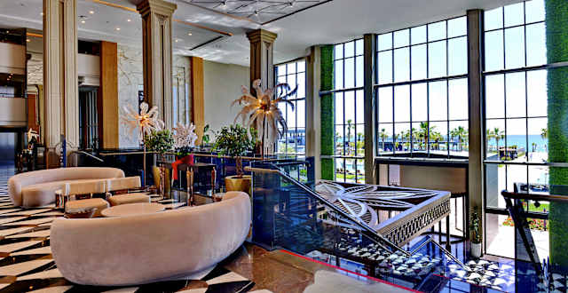 Lago Hotel