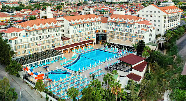 Side Aluna Hotel
