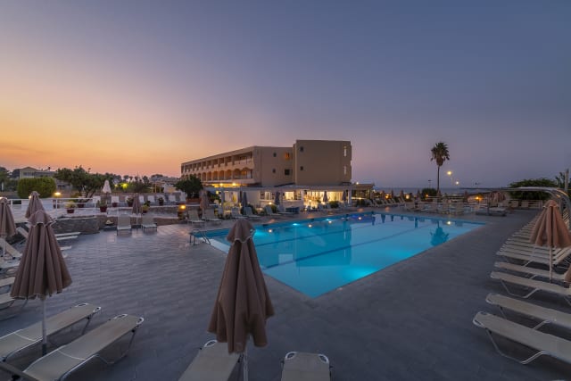 TUI SUNEO Niriides Beach