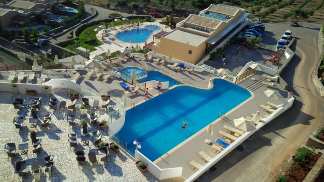 Filion Suites Resort & Spa
