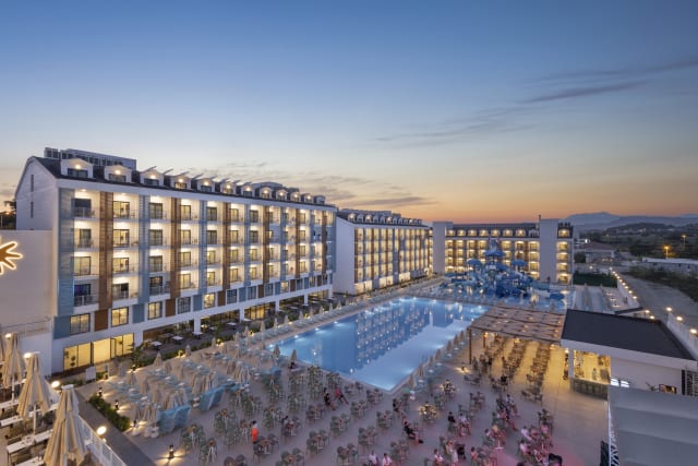 Arcanus Hotels Trendline Side