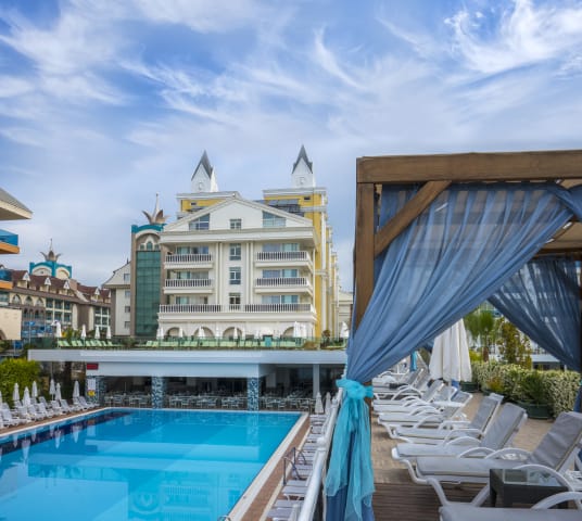 Dream World Resort & Spa