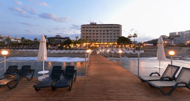 Anitas Beach Hotel