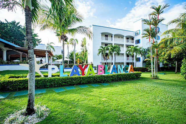 Playa Blanca Beach Resort